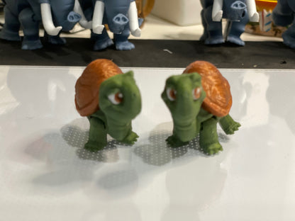 3D Printed Articulated Turtle Figurines – Handmade Poseable Desk Decor – Set of 2 Miniatures