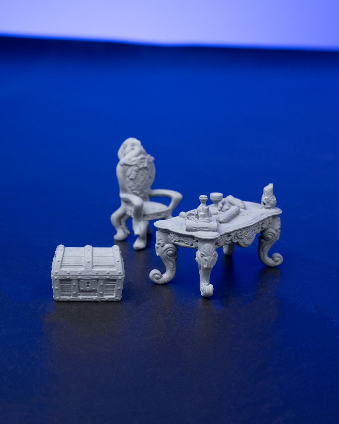 32mm Tabletop Furniture & Props Set – Unpainted Resin Terrain – 3 Pieces